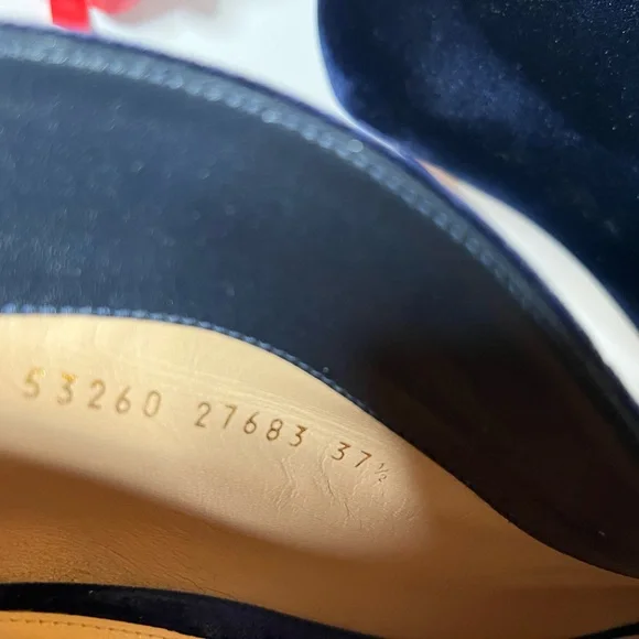 Gianvito Rossi Velvet U Cut Peep Toe Ankle Bootie, Size 37.5 - Picture 8 of 9